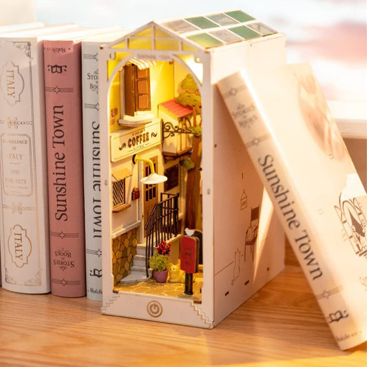 Diorama 'Sakura Densya' en Bois - Maison Miniature Japonaise