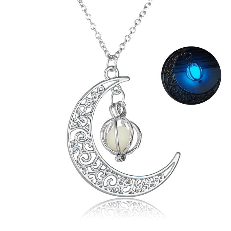 Collier lune lumineuse en pierre naturelle – Bijou phosphorescent qui brille dans l’obscurité, élégant et mystique, parfait comme cadeau féérique.