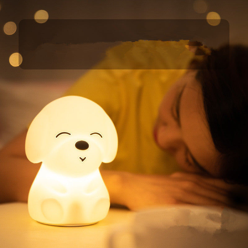 Veilleuse LED chiot tactile et rechargeable – Lampe en silicone doux idéale pour une chambre d’enfant et une ambiance apaisante.