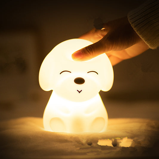 Veilleuse LED chiot tactile et rechargeable – Lampe en silicone doux idéale pour une chambre d’enfant et une ambiance apaisante.