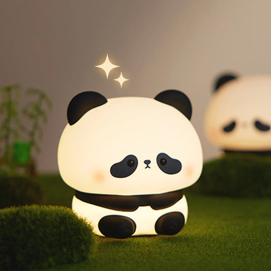 Veilleuse LED panda tactile et rechargeable – Lampe en silicone doux idéale pour une chambre d’enfant et une ambiance apaisante.
